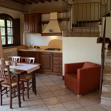 Relais Guado Al Sole Konukevi *