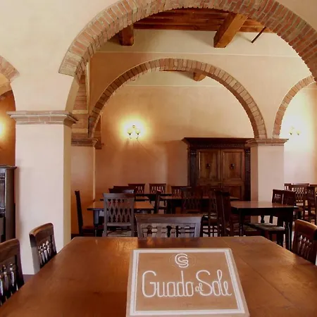 Konukevi Relais Guado Al Sole *