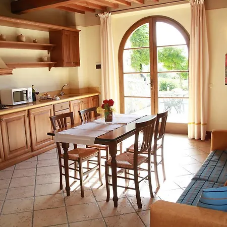 Guest house Relais Guado Al Sole *